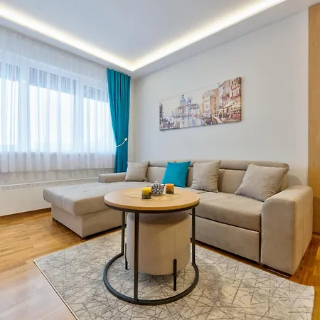 Апартаменты Rooftop Luxury *